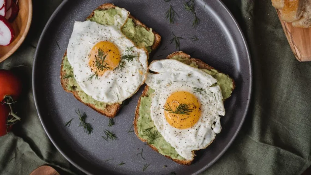 zdravá snídaně avokádový toast